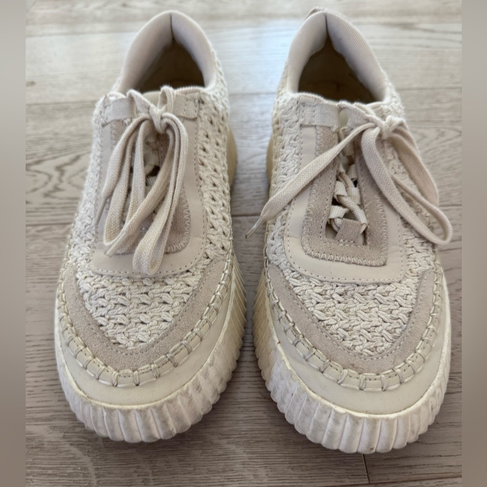 Dolce Vita Dolen Sneakers in Sandstone Knit color
Size 8.5 - Picture 6 of 13